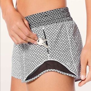 Lululemon hotty hot shorts 8